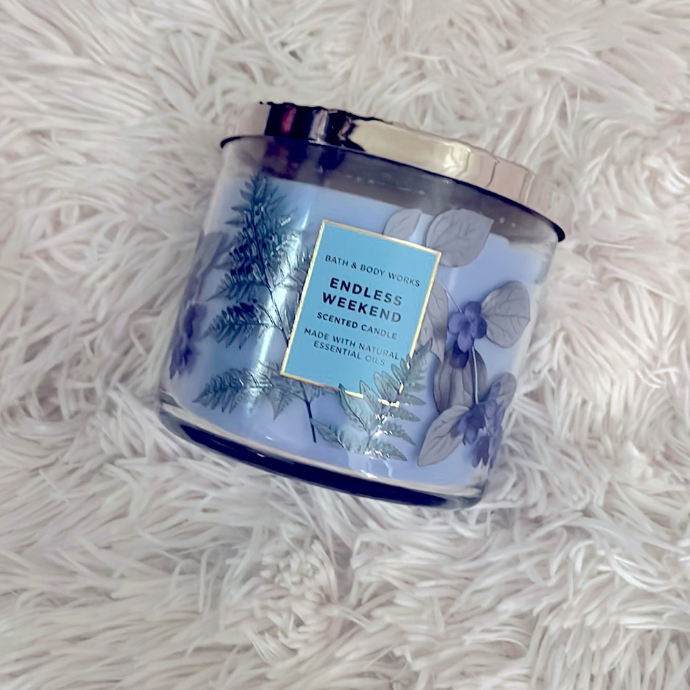 New! Bath and Body Works ENDLESS WEEKEND scented three wick candle